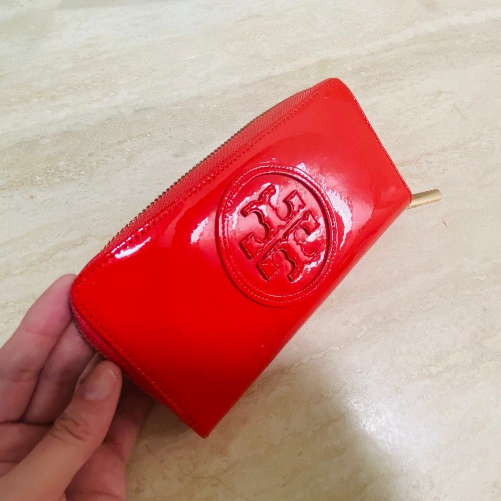 Tory Burch Robinson Continental Wallet (orange)